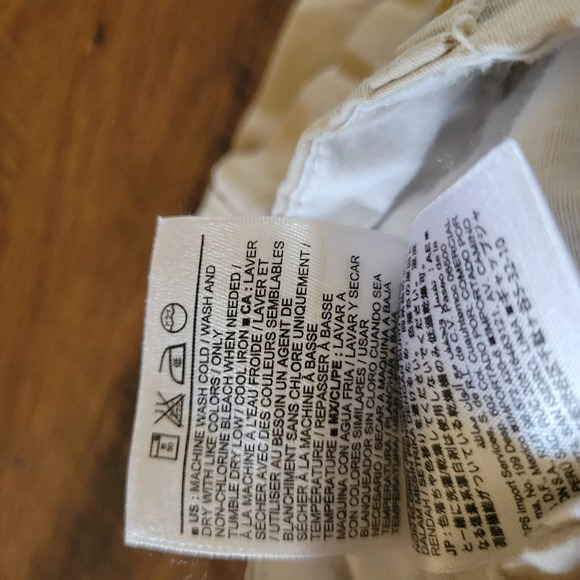 OLD NAVY Tan Mid Rise Shorts Size 12 - Picture 8 of 9